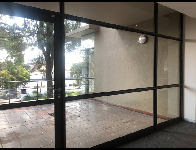 595M² RETAIL TO LET IN SANDTON CENTRAL